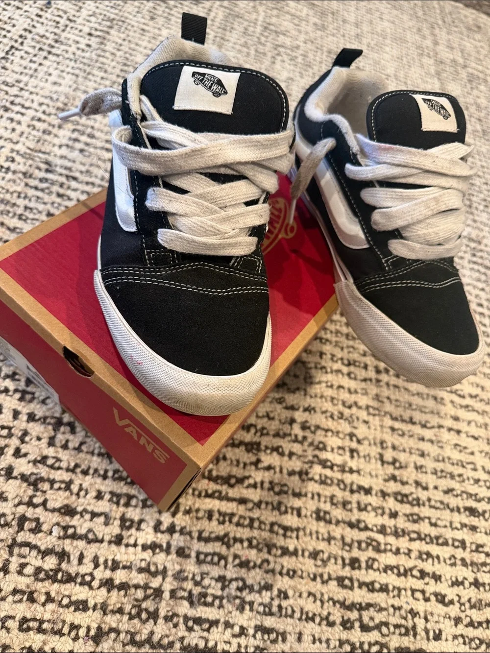 Vans Knu School